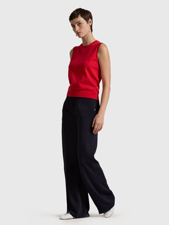 Red top with embroidered logo - 1
