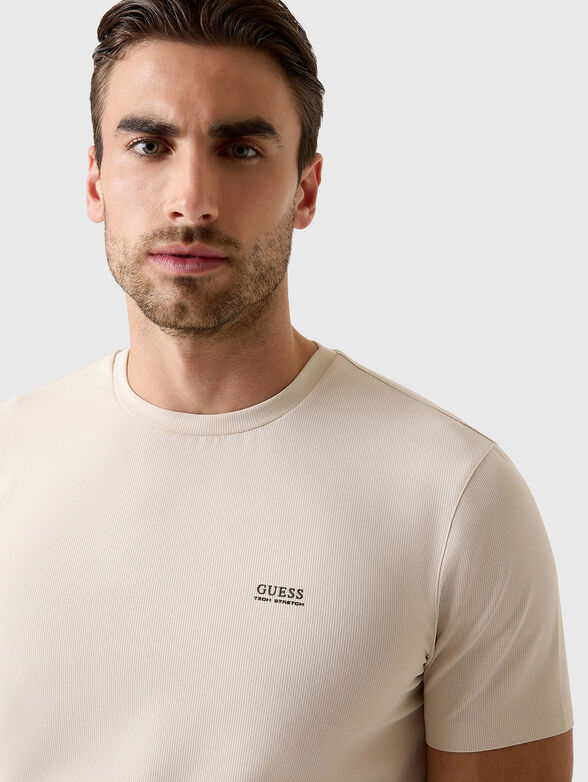 Slim fit T-shirt with oval neck - 4