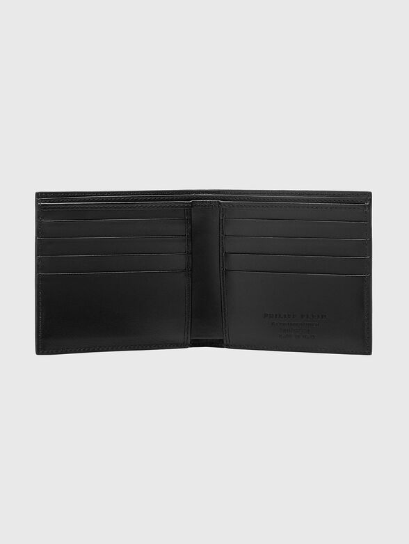 Wallet with embossed design - 3