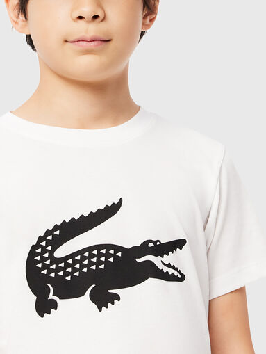 White t-shirt with contrast print - 4