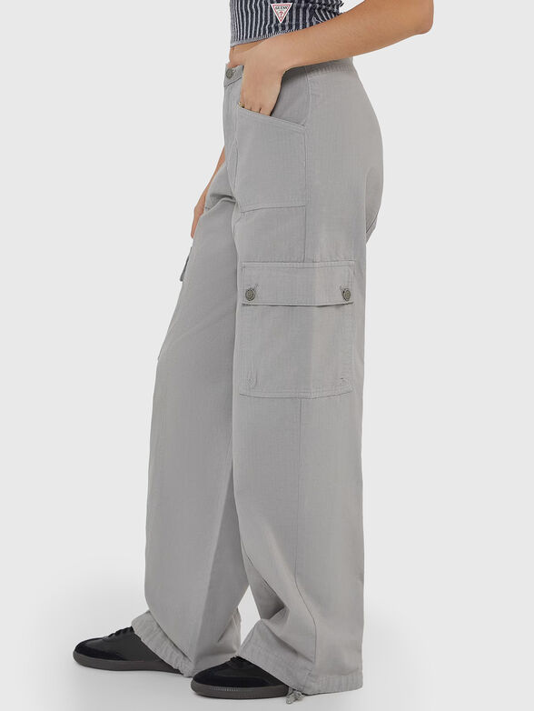 Cargo trousers with wide legs in grey colour - 3