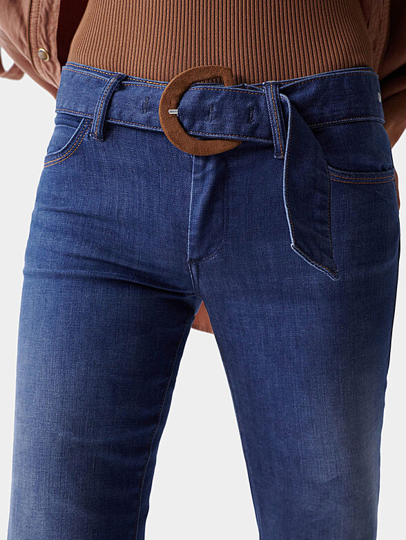 WONDER FLARE jeans with belt - 4