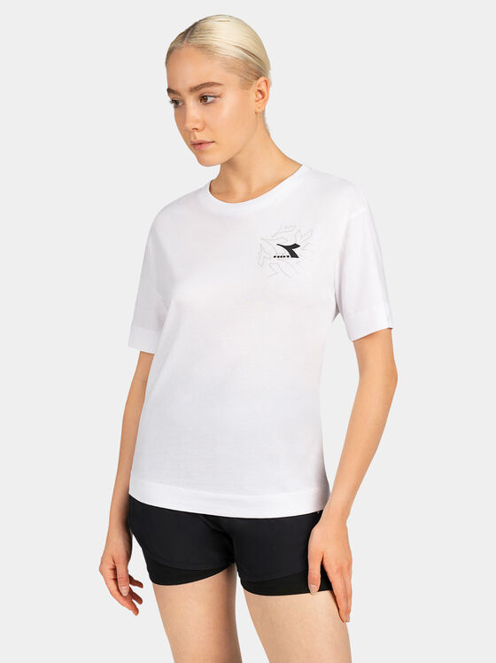Бяла тениска с лого детайл - 1
