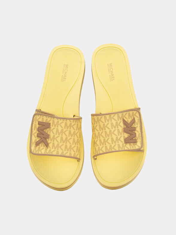 Yellow slides with monogram logo print - 6