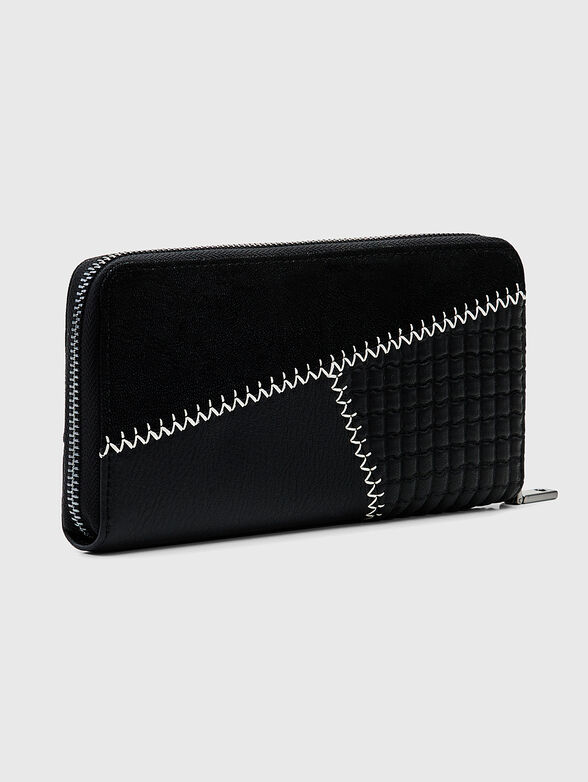 Wallet with contrast details - 2