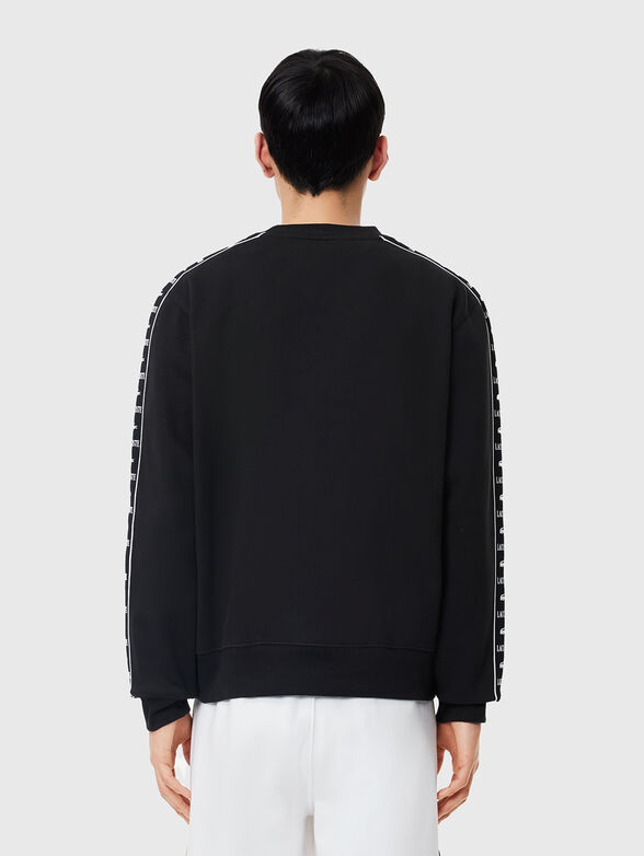 Sweatshirt with contrast stripe  - 3