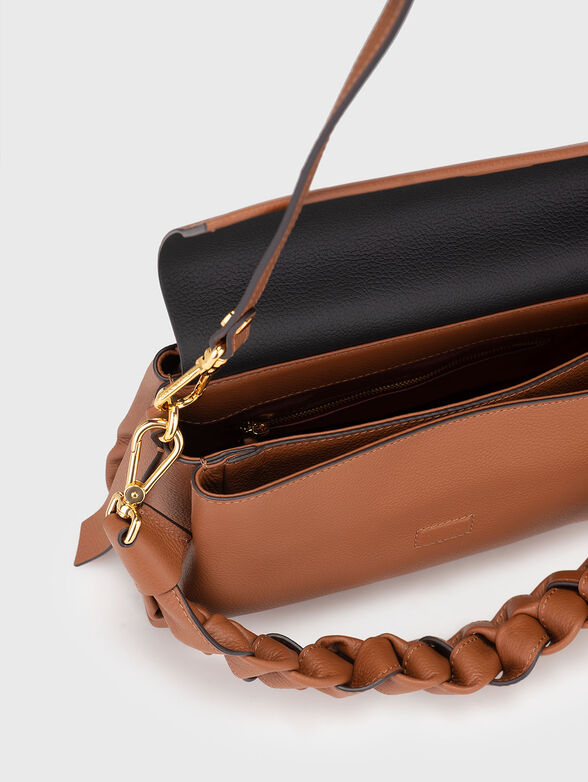 Leather bag with accent handle - 6