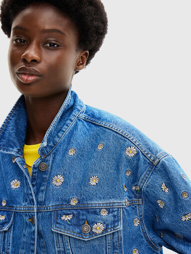 Denim jacket with floral motifs - 5