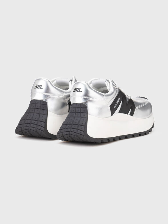Sports shoes with logo detail - 3