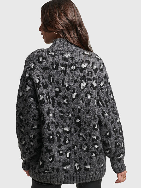 Oversized sweater with animal print - 2