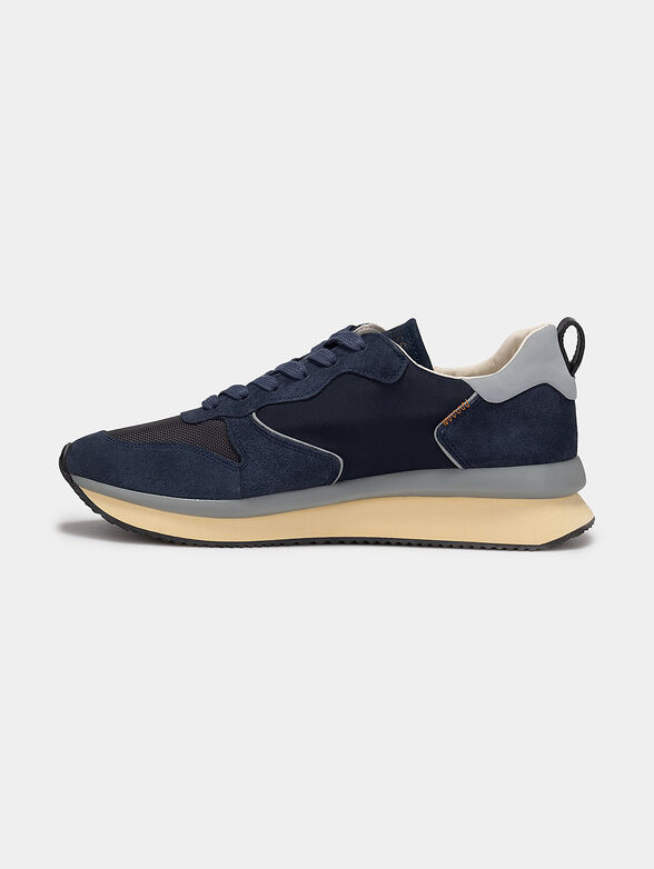Sneakers with logo detail in orange color - 4
