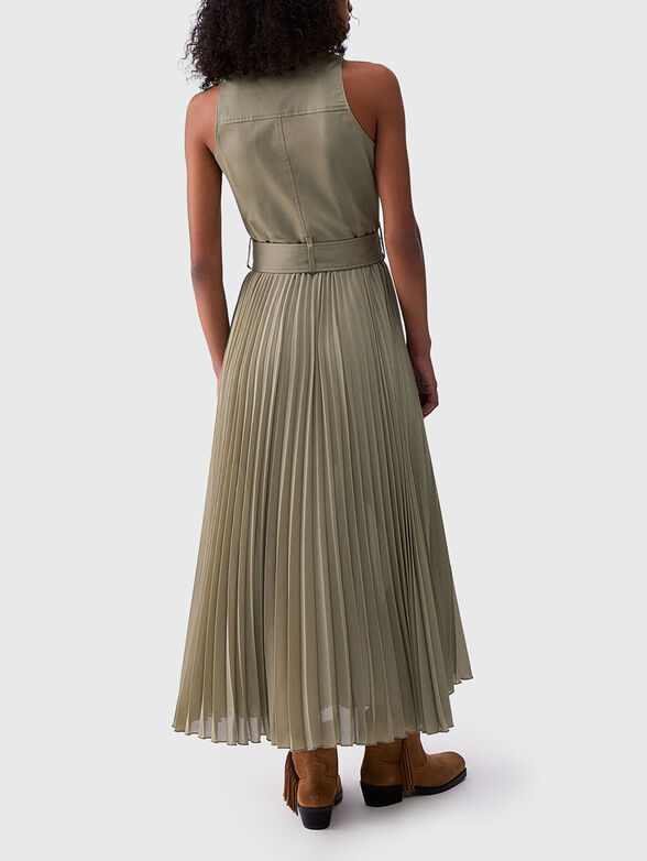 Pleated midi dress with a belt at the waist - 2