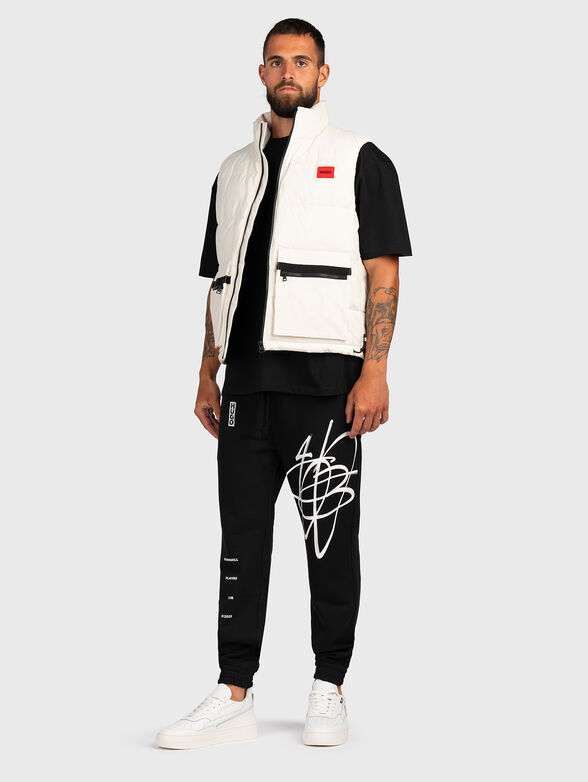 Black sports trousers with graffiti print - 4