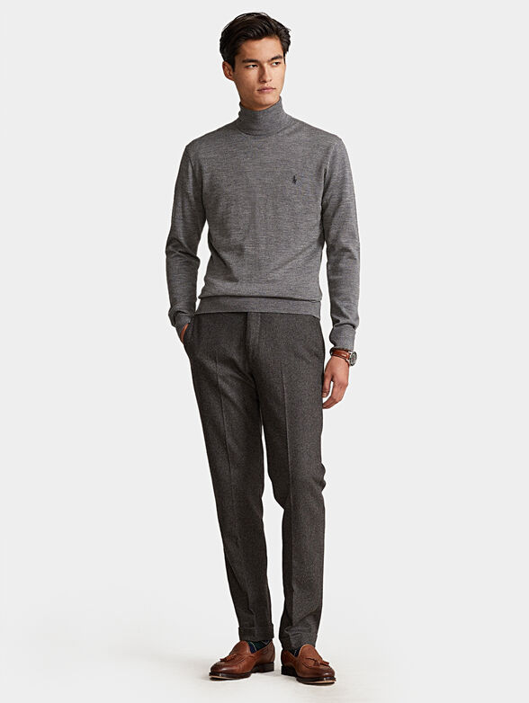Gray wool turtleneck with embroidery logo - 4