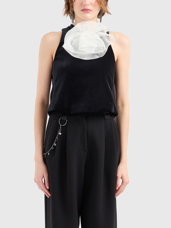 Top with floral organza brooch - 1