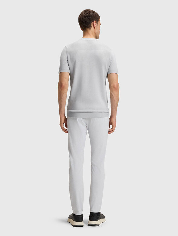 Gray T-shirt with oval neckline - 3