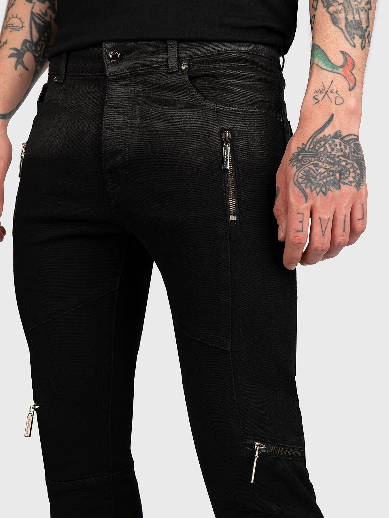Black skinny jeans with zips brand CoSTUME NATIONAL —  Globalbrandsstore.com/en