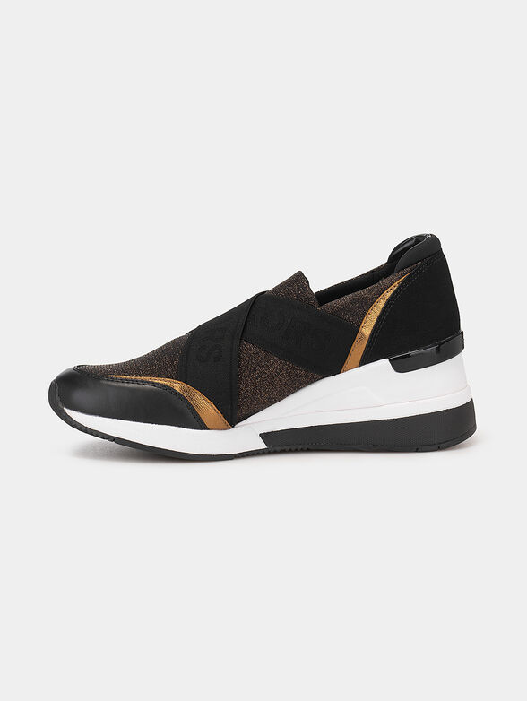 Sneakers with logo detail - 4