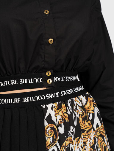 Cropped shirt with logo band and golden buttons - 5