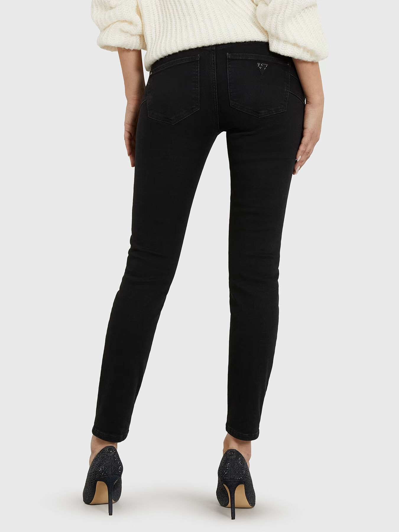 Black skinny jeans brand GUESS Globalbrandsstore en