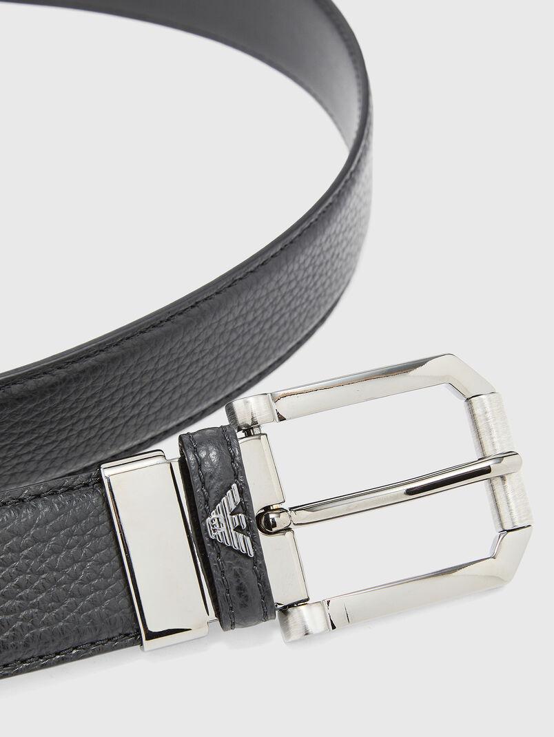 Leather belt with a textured finish - 3