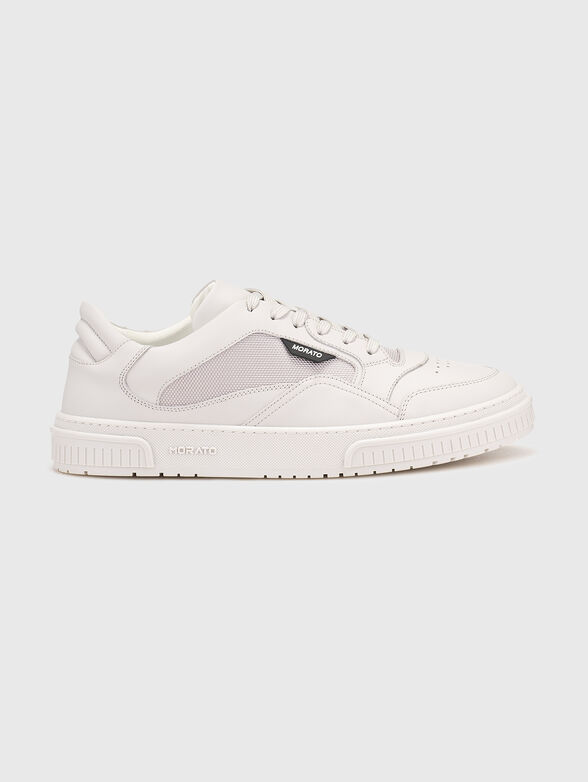 Sports shoes with logo - 1