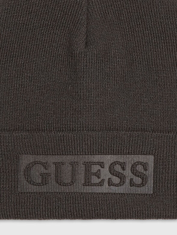 Dark grey knitted hat with logo detail - 2