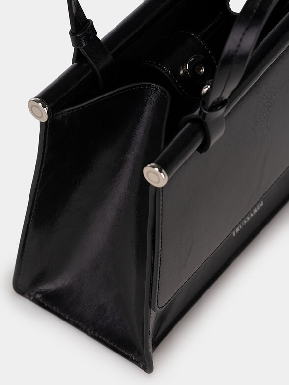 Black leather bag with cracked effect - 4