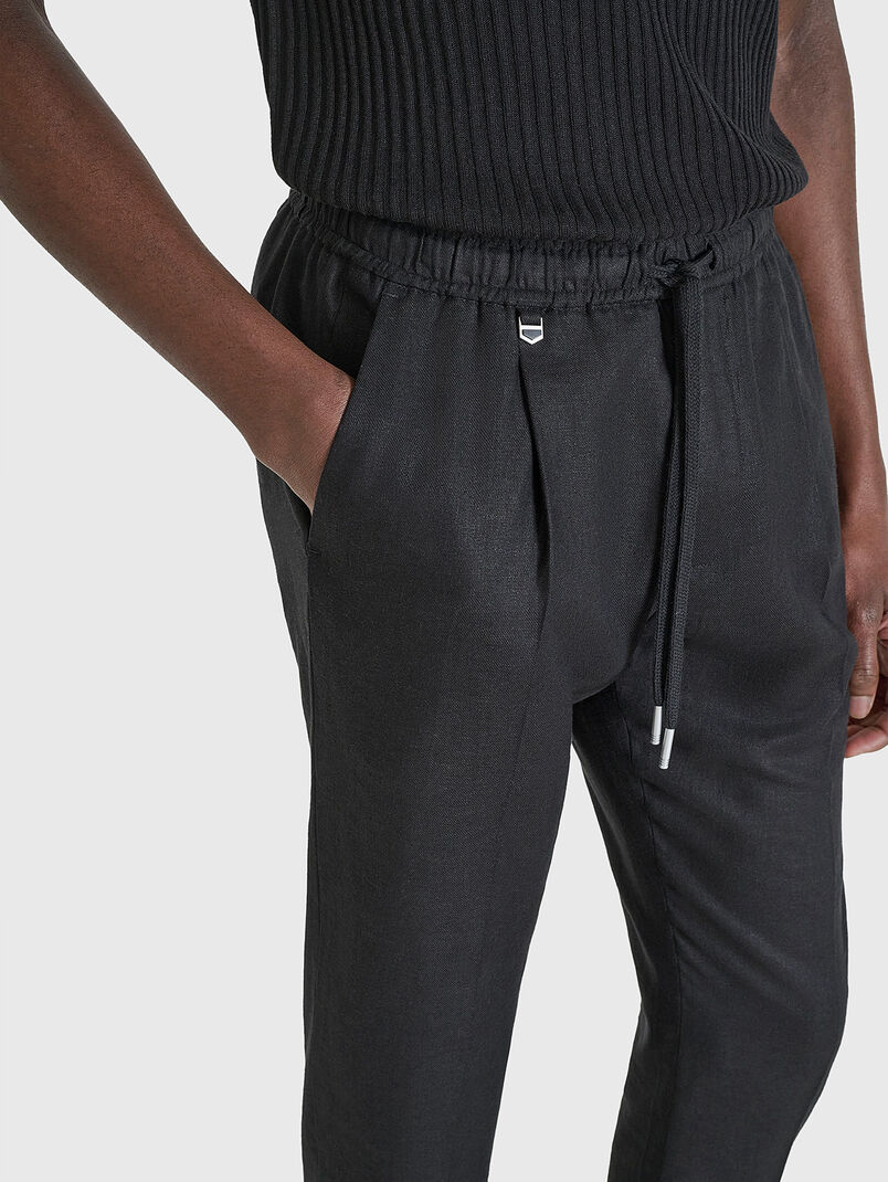 NEIL trousers in black - 3