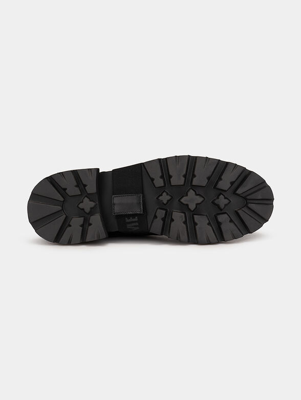 Black slip-on shoes - 5
