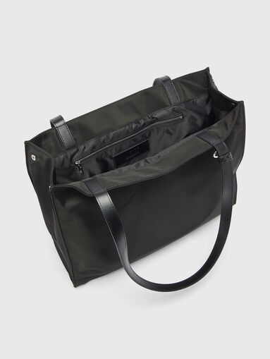 Large bag with a logo accent - 5