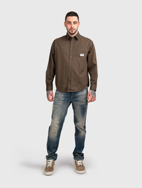 Striped shirt with a logo patch - 2