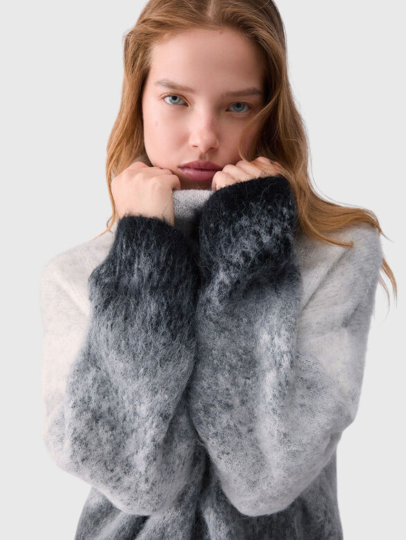 Turtleneck sweatshirt - 4