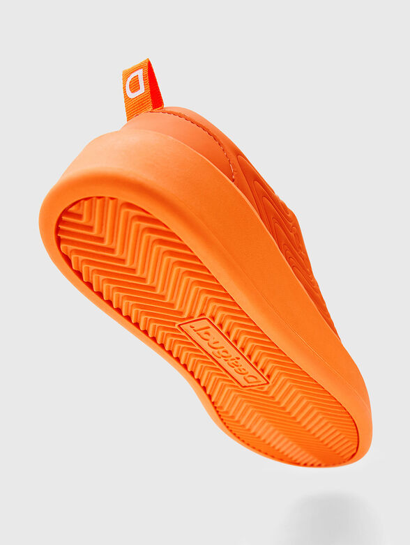 Oragne sports shoes - 5