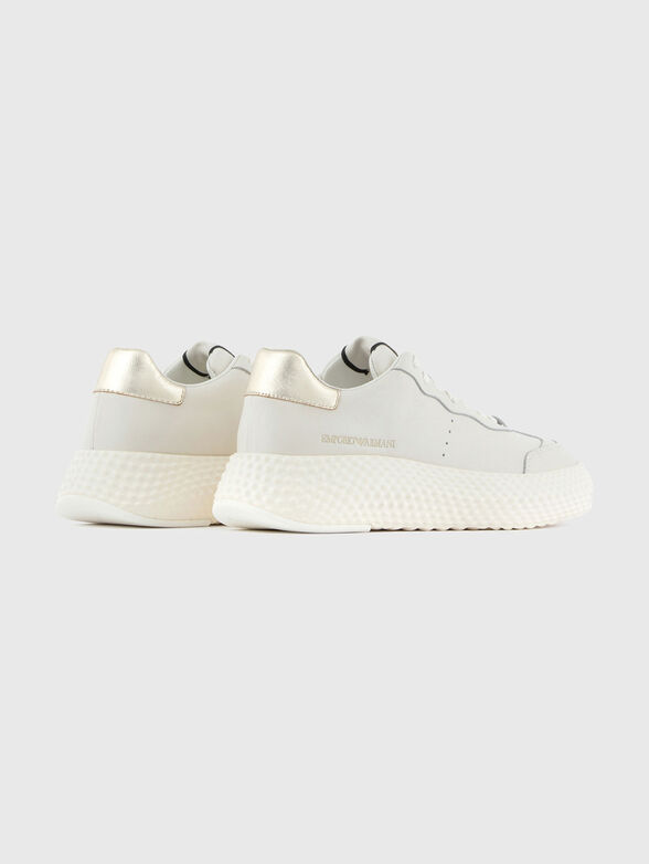 Sports shoes with logo - 3