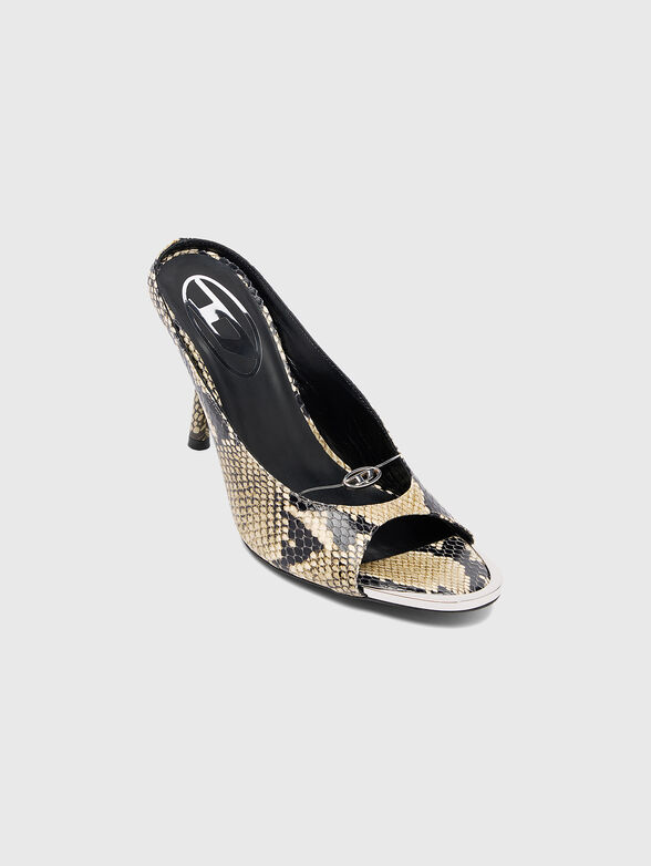Heeled slippers with an animal print  - 5