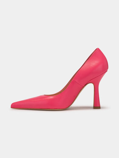 Heeled shoes in peach color - 4