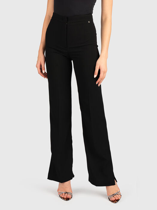Trousers with high waist and wide legs