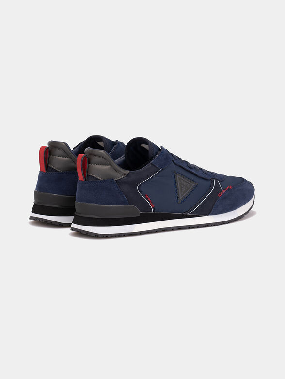 Sport shoes with trianglular logo patch - 3