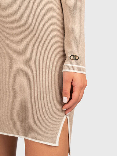 Dress with polo collar and zipper - 5