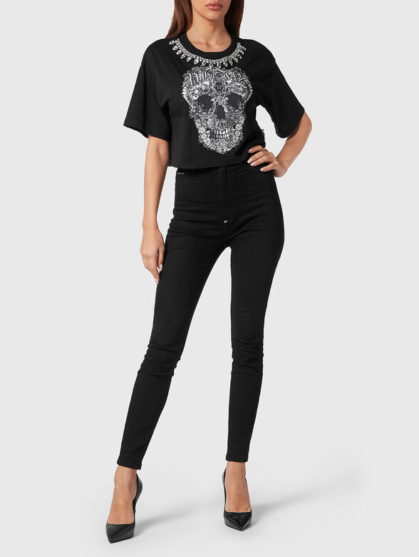 Cropped T-shirt with print and rhinestones - 2