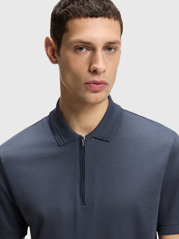 Polo shirt with a zip - 4
