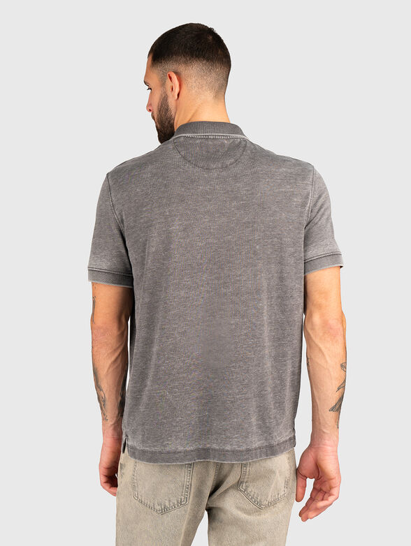 Polo shirt with short sleeves and logo - 3
