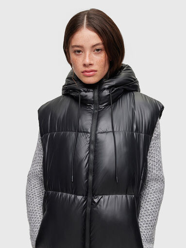 Padded vest with logo patch - 4