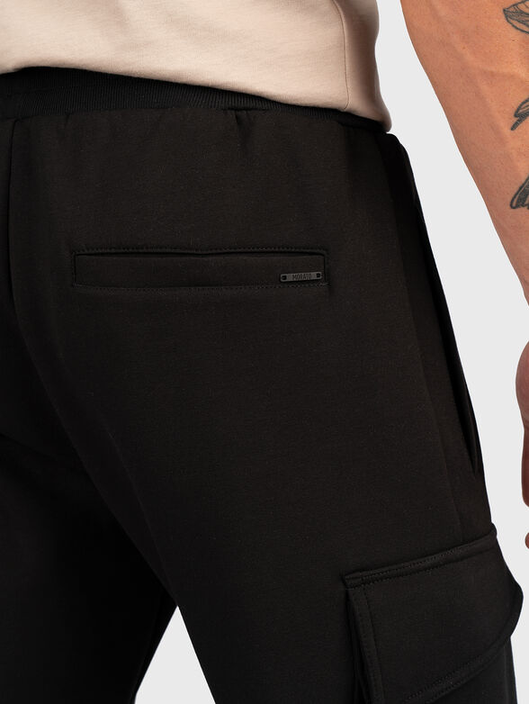 Sport pants with accent pockets - 3