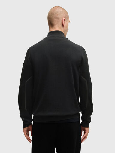 Jacket with accent pocket - 3