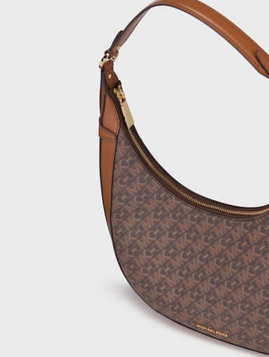 Hobo bag with monogram logo design - 5