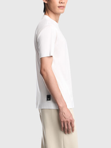 White t-shirt - 3