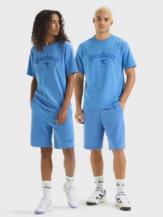 Unisex T-shirt with logo