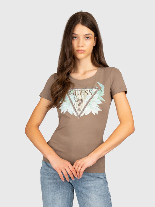 T-shirt with a triangular logo and rhinestones